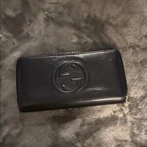 SALE!!!Gucci Black Zip-Around Leather Wallet